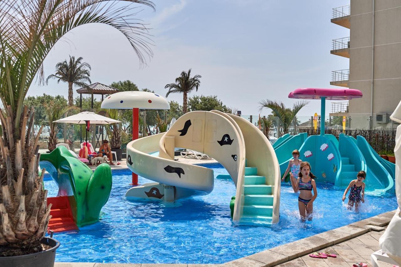 Dava Aparthotel Pool & Spa Mamaia Nord Нэводари Экстерьер фото